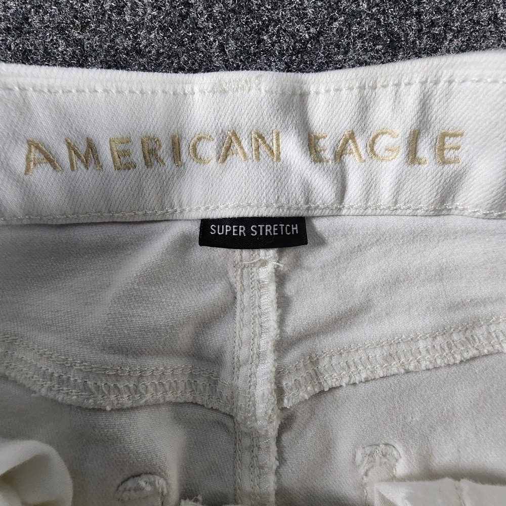 American Eagle Outfitters Women's White‎ Curvy Hi-Rise Shorts Size 4 Distressed - Picture 4 of 10